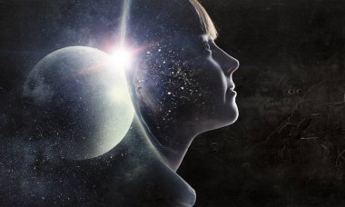 Parlak fikirler kafasının içinde. Karışık teknik