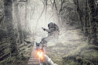 Yönetim Kurulu uçan üzerinde uzay adamı. Karışık teknik