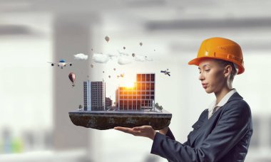 Kadın sunan inşaat projesi. Karışık teknik