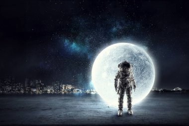 Astronot Gezgini'nde gökyüzü. Karışık teknik