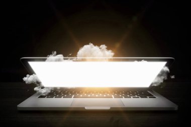 Bulutların üstünde laptop perde. Karışık teknik