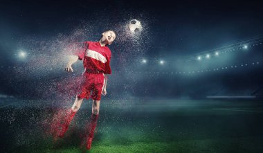 O bir şampiyon olmaya devam etmektedir. Karışık teknik