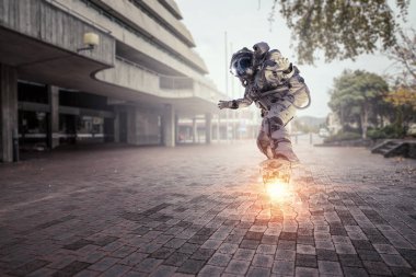 Yönetim Kurulu uçan üzerinde uzay adamı. Karışık teknik
