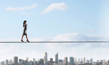 Riskli adımları yapmak kadar cesur. Karışık teknik