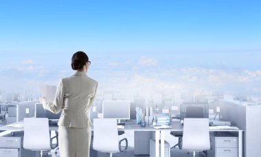 Açık plan ofisleri. Karışık teknik