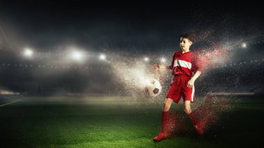 O bir şampiyon olmaya devam etmektedir. Karışık teknik