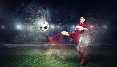 O bir şampiyon olmaya devam etmektedir. Karışık teknik