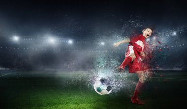 O bir şampiyon olmaya devam etmektedir. Karışık teknik