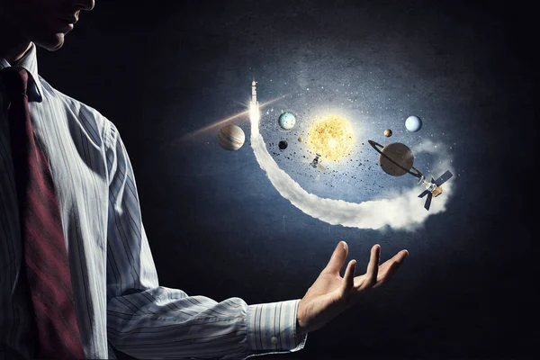 Güneş sistemi elinde