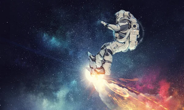 Yönetim Kurulu uçan üzerinde uzay adamı. Karışık teknik