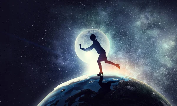 Bu iş dünyası çok büyüktür