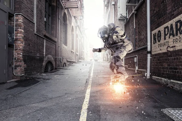 Yönetim Kurulu uçan üzerinde uzay adamı. Karışık teknik