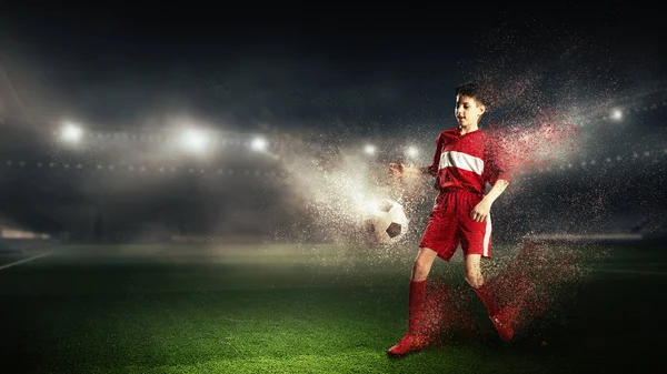 O bir şampiyon olmaya devam etmektedir. Karışık teknik