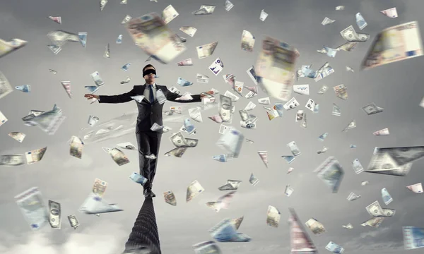 Riskli ve cesur adam. Karışık teknik