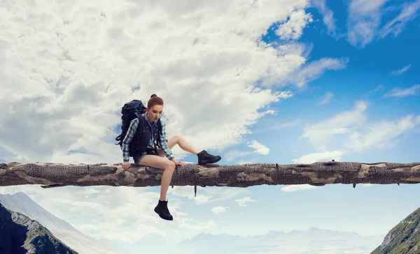 Genç ve güzel yolcu. Karışık teknik