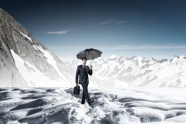 Hiçbir şey onu durduramaz. Karışık teknik