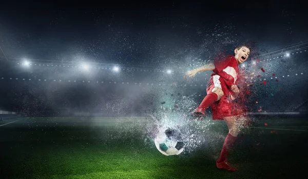 O bir şampiyon olmaya devam etmektedir. Karışık teknik