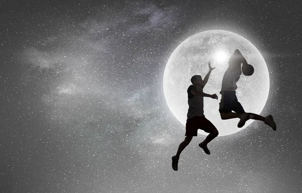 Oyun zamanı geldi. Karışık teknik