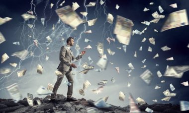 Onun enerji ve güç sonsuzdur. Karışık teknik