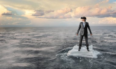 Sanal gerçeklik deneyimi. Karışık teknik