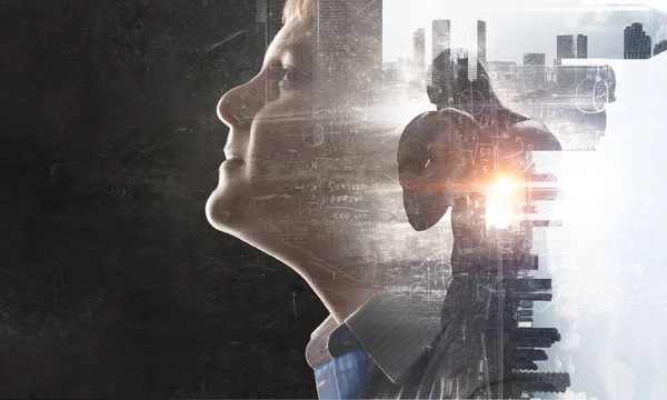 Sevimli çocuk ve modern şehir. Karışık teknik