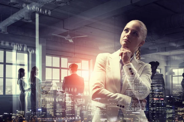 Düşünceli Bayan patron