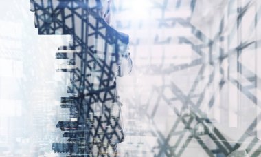 Modern hayatın ritmi içinde. Karışık teknik