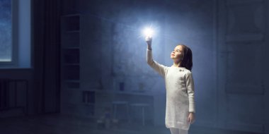 Gizemli bir şey dokunmak. Karışık teknik