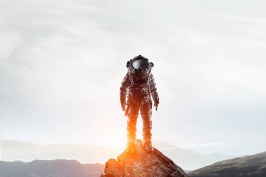 Uzay adamı serüveni. Karışık teknik