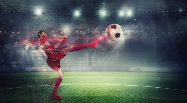 O bir şampiyon olmaya devam etmektedir. Karışık teknik