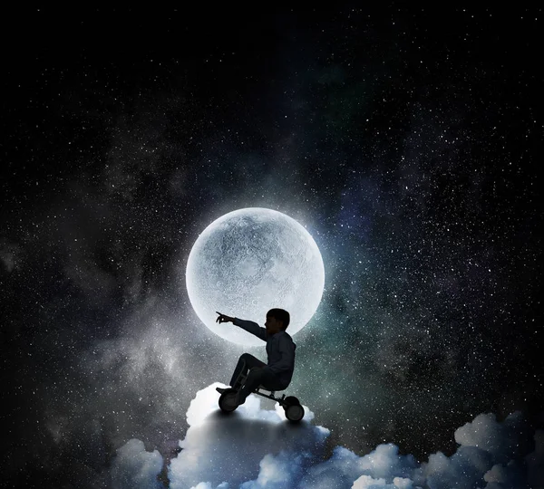 Çocuk binicilik bisiklet. Karışık teknik