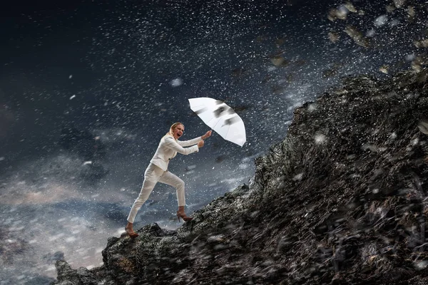 Bu meydan kadar güçlü. Karışık teknik