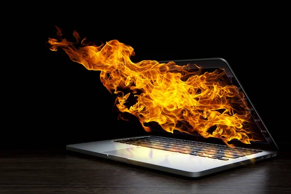 Dizüstü bilgisayar aygıt hasar. Karışık teknik