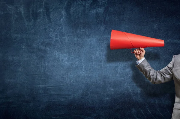 Burada herkes dinlesin