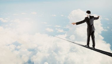 Riskli ve cesur adam. Karışık teknik