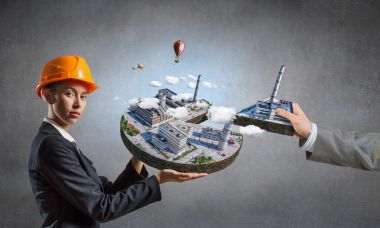 Kadın sunan inşaat modeli. Karışık teknik