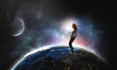 Genç kız kaykay binmek. Karışık teknik