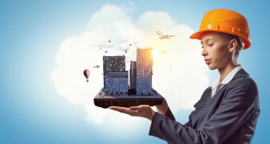 Kadın sunan inşaat projesi. Karışık teknik