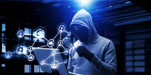 网络安全和隐私犯罪。混合媒体 — 图库照片