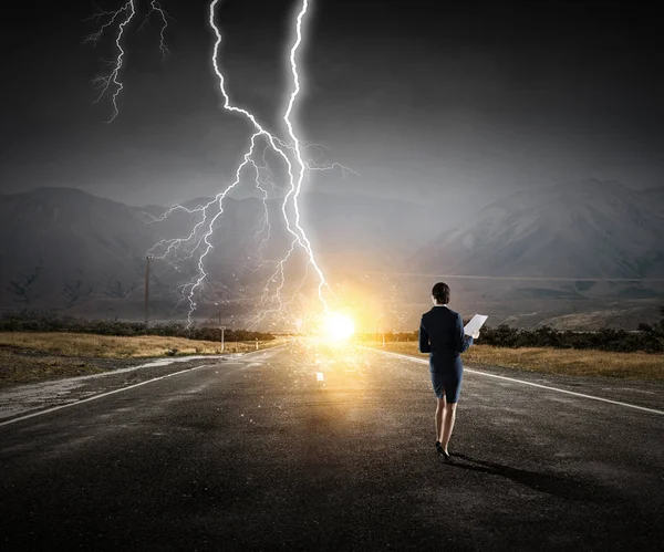 Karşı karşıya olduğu zorluklar ve sorunları