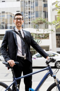 Bisikletli genç işadamları