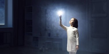 Gizemli bir şey dokunmak. Karışık teknik