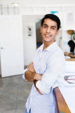 Genç adam mimar ofis