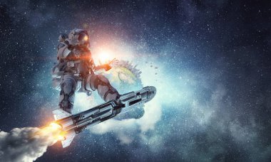 Yönetim Kurulu uçan üzerinde uzay adamı. Karışık teknik