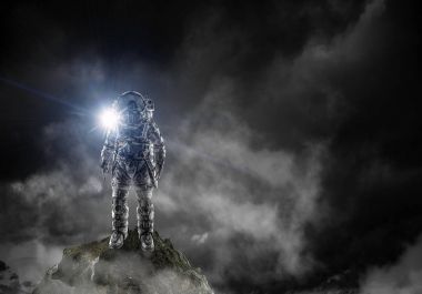 Uzay adamı serüveni. Karışık teknik