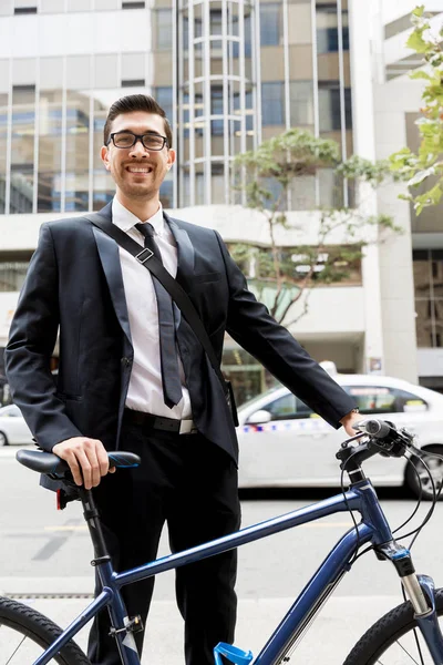 Bisikletli genç işadamları