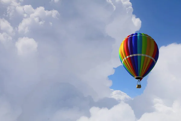 Aerostat gün gökyüzünde yüzen. Karışık teknik — Stok fotoğraf