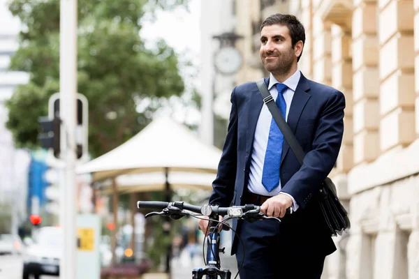 Bisikletli genç işadamları