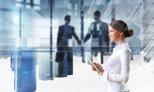 Modern iş moda bu. Karışık teknik