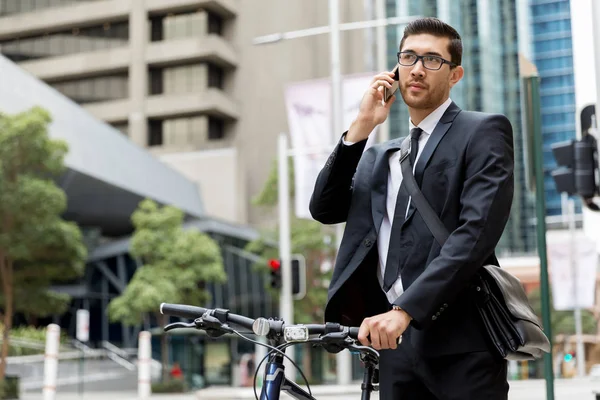 Bisikletli genç işadamları